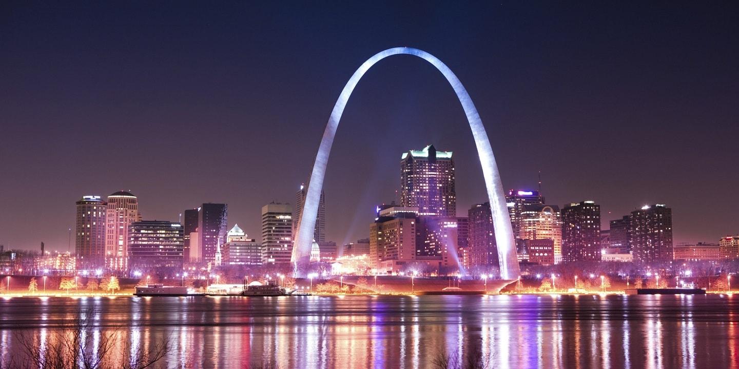 En el Gateway Arch los ascensores van de lado