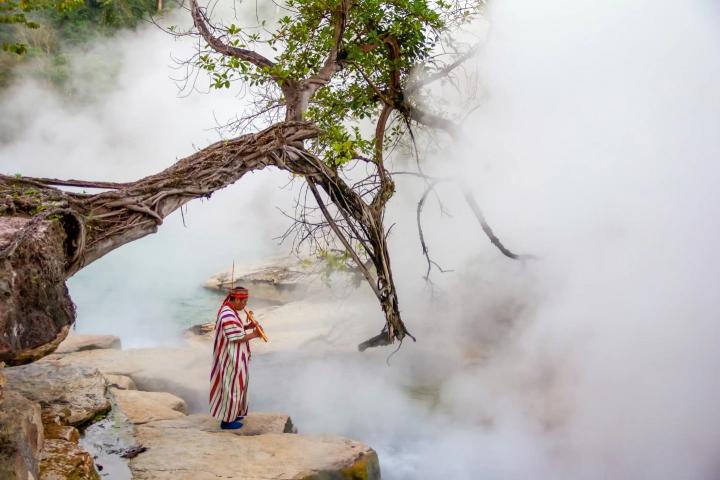 Shanai Timpishka río agua hirviendo