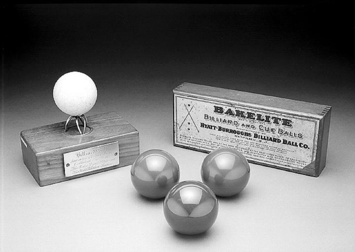 El plástico fué inventado para hacer bolas de billar por John Wesly Hyatt