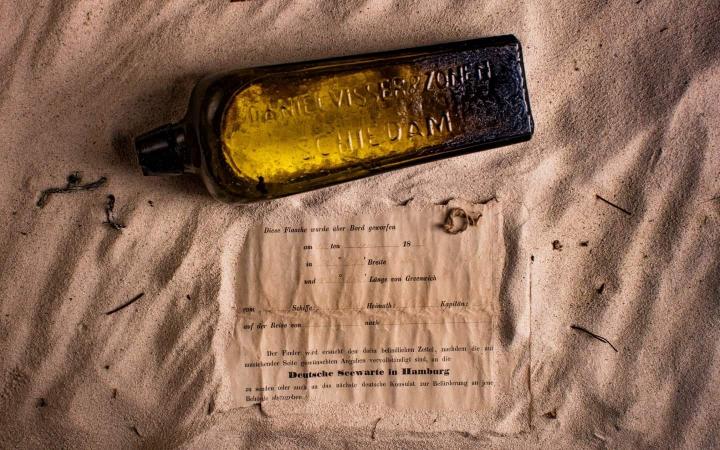 La botella y el mensaje que se escondía en su interior