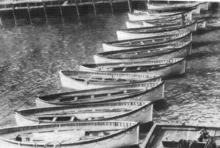 Botes salvavidas Titanic foto blanco y negro